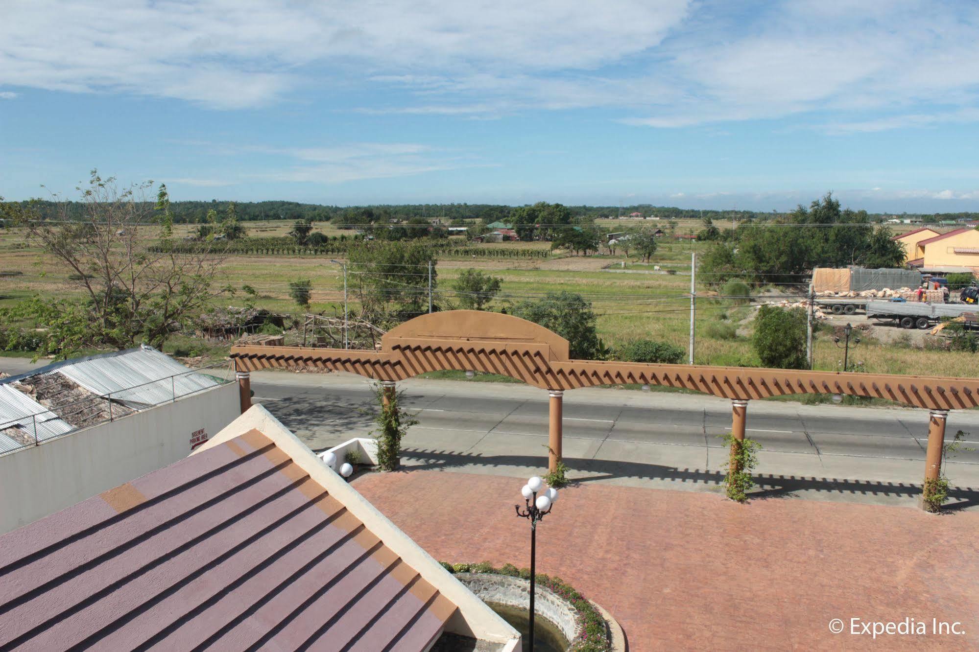 Pamulinawen Hotel Laoag Exterior foto